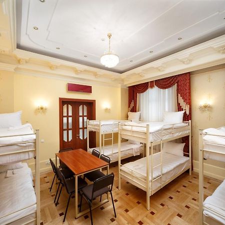 Hostel Suputnyk 利沃夫 外观 照片