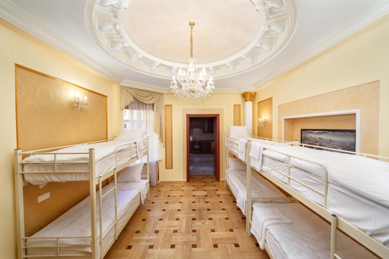 Hostel Suputnyk 利沃夫 外观 照片